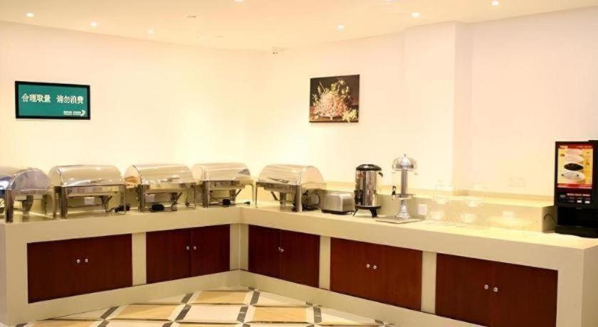 Greentree Inn Shanghai Kangqiao Industrial Zone Jinxiu Road Business Hotel Hotel 3*