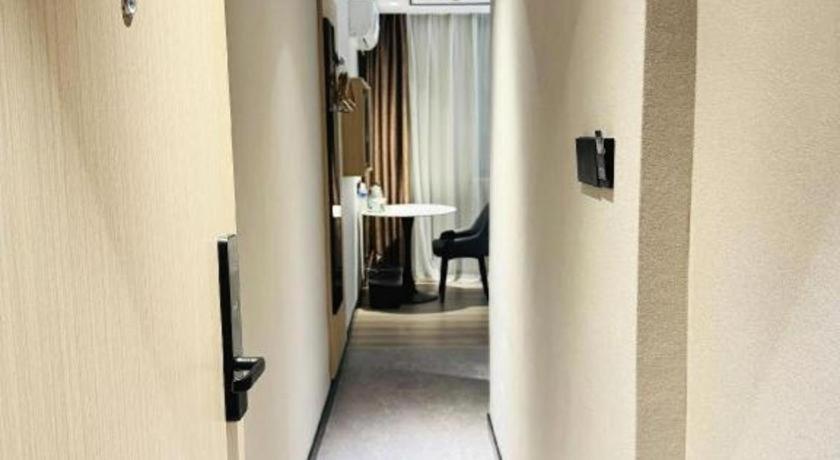 Hotel Greentree Inn Shanghai Kangqiao Industrial Zone Jinxiu Road Business Hotel 3*