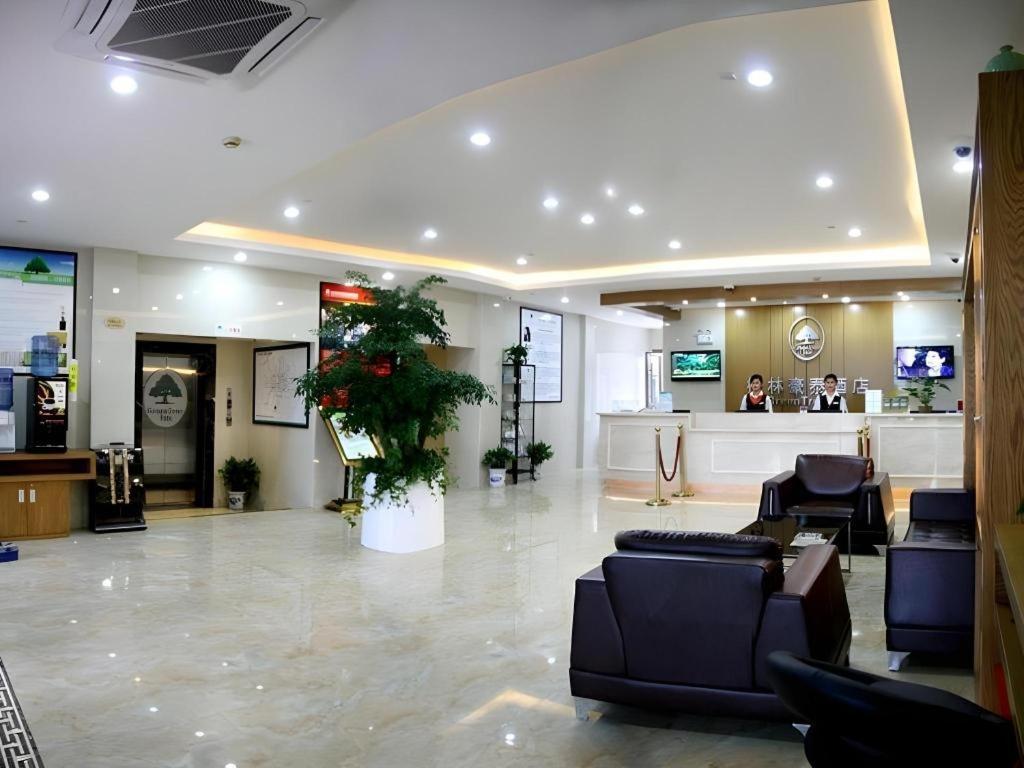 Greentree Inn Shanghai Kangqiao Industrial Zone Jinxiu Road Business Hotel 3*